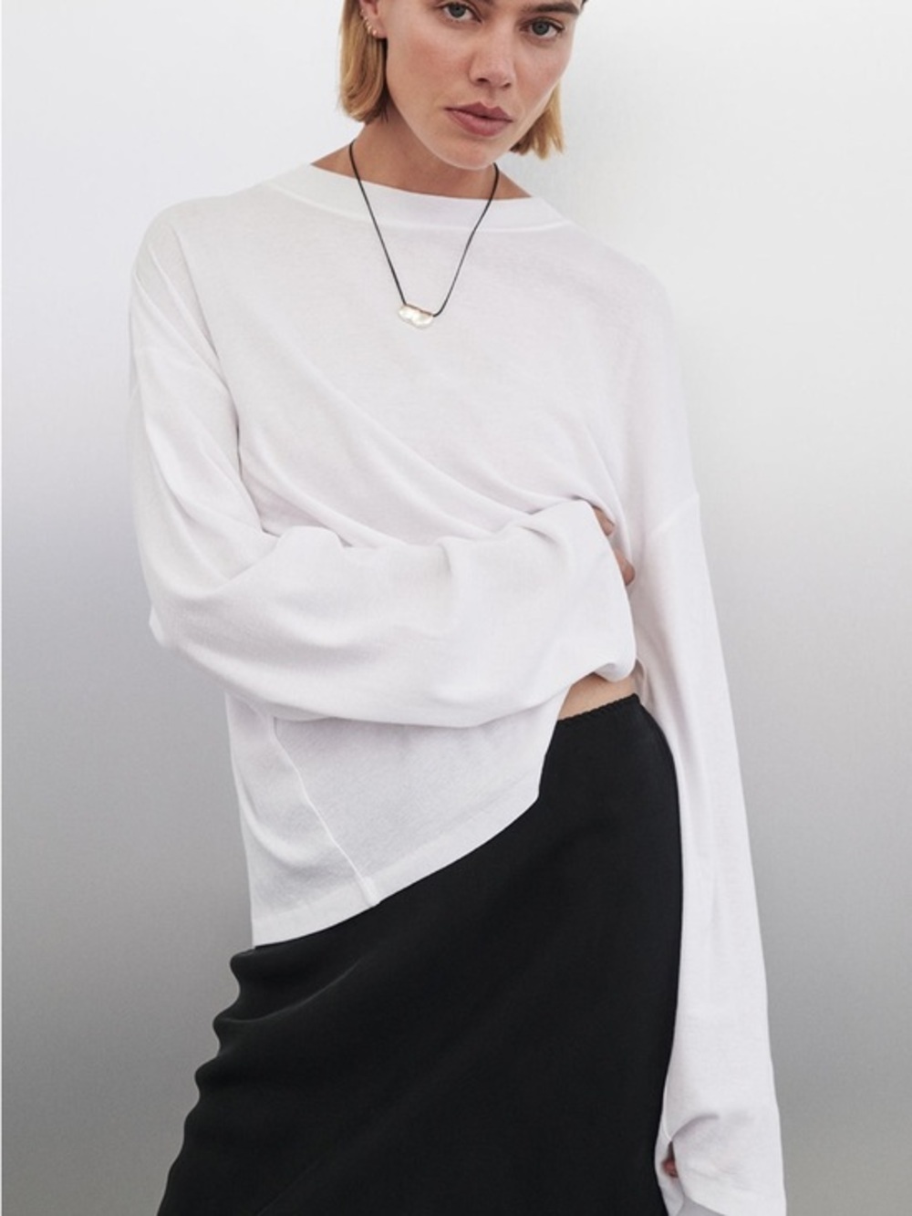 DISSH Sloane white relaxed fit long sleeve crewneck cotton t shirt
